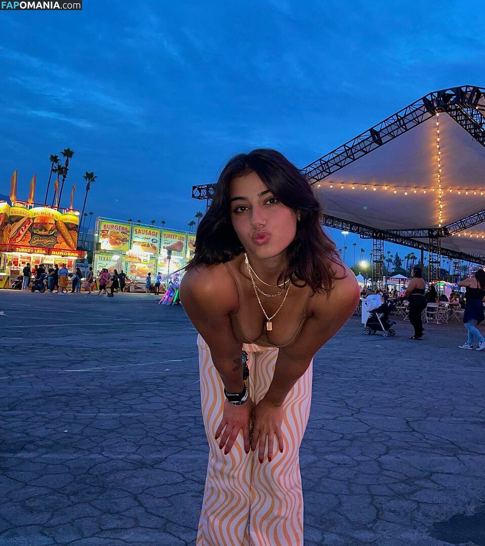 Sara Saffari / sarasaffari__ Nago OnlyFans  Przeciekłe zdjęcie #4