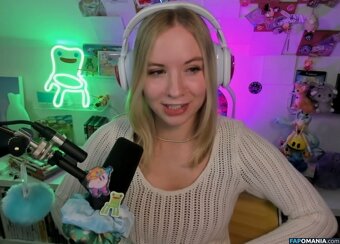 Sarahpodz / https: Nago OnlyFans  Przeciekłe zdjęcie #6