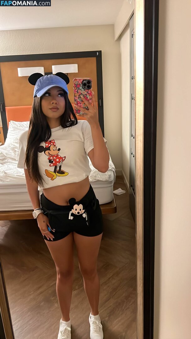 SassySounds ASMR / SassysoundsASMR / sassyselenaaaa / selenaaasasmr Nago OnlyFans  Przeciekłe zdjęcie #11