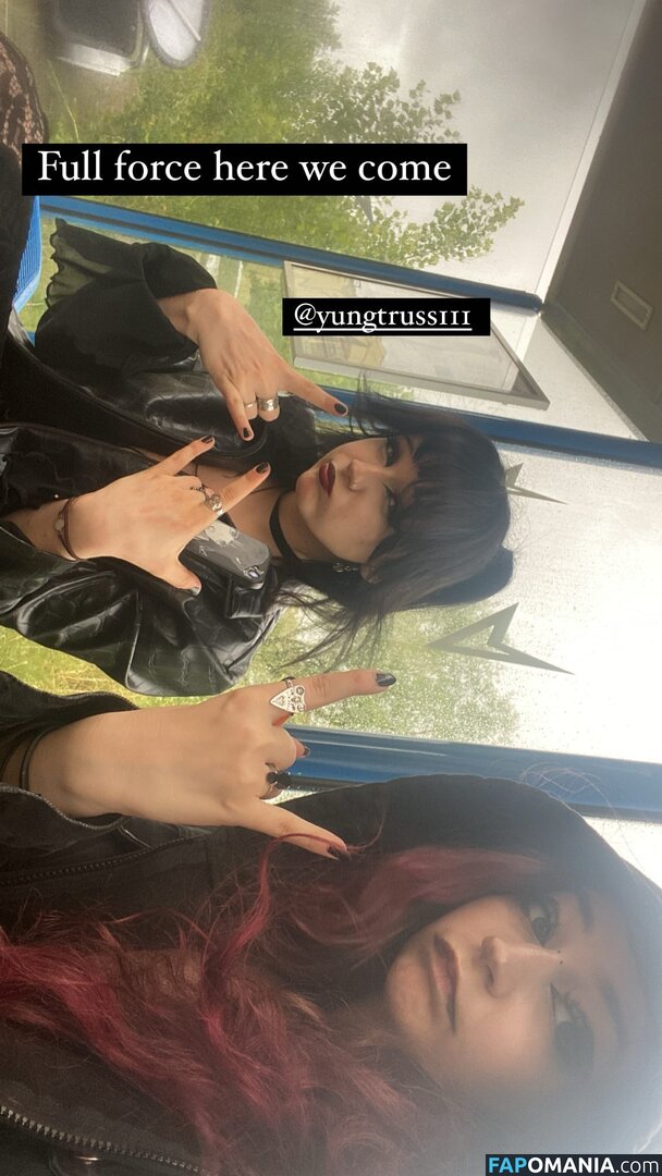 foxynfriendsmadebydesign / scorpionfl0wer / scrtcnt04 Nago OnlyFans  Przeciekłe zdjęcie #4