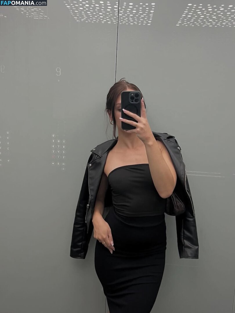 eminkarosikova / emrosik_ / secretofema Nago OnlyFans  Przeciekłe zdjęcie #11