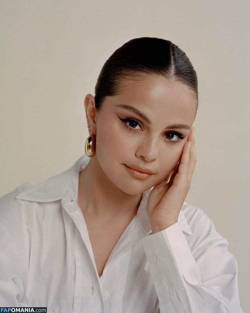 Selena Gomez Nago Przeciekłe zdjęcie #96