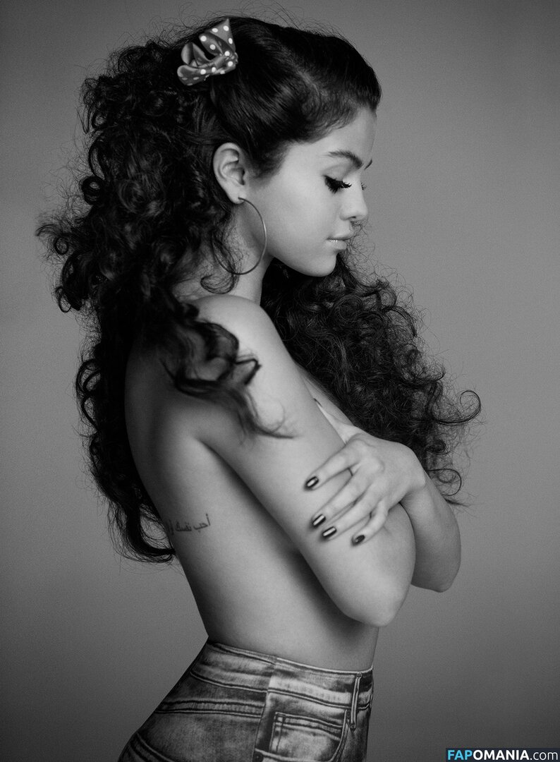 Selena Gomez Nago Przeciekłe zdjęcie #168