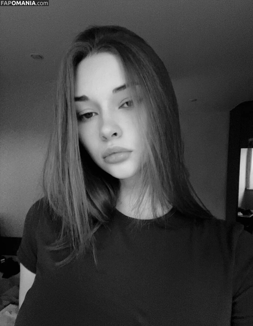 Miroslava / reel / sharrimalagisi Nago OnlyFans  Przeciekłe zdjęcie #10