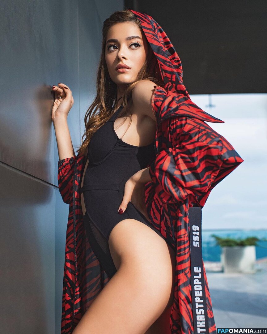 Simay Barlas Nago OnlyFans  Przeciekłe zdjęcie #3