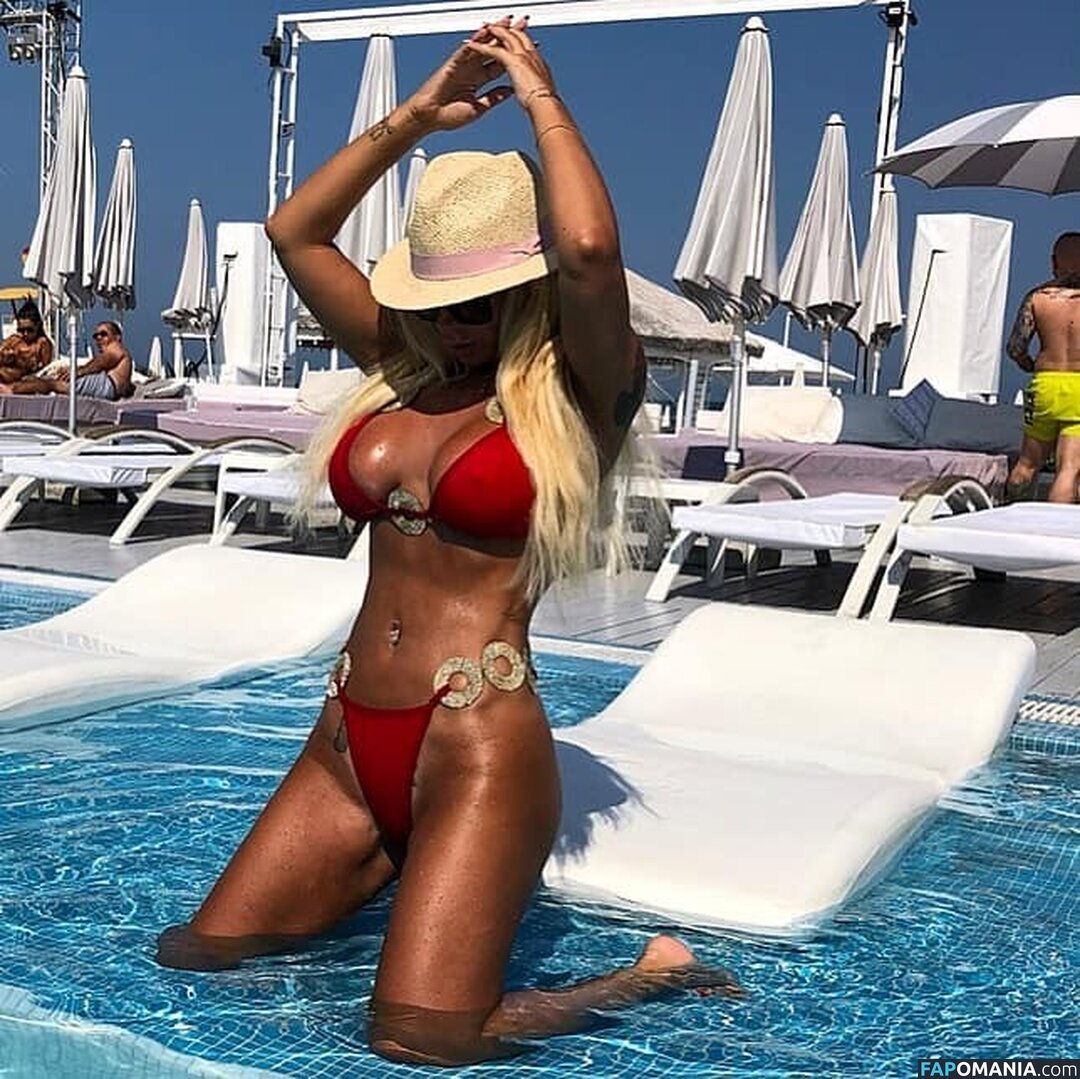 Simona Trasca / simonatrasca / simonatrsc Nago OnlyFans  Przeciekłe zdjęcie #5