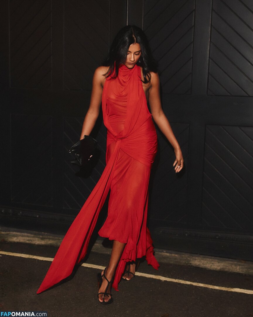 Simone Ashley / simoneashley Nago OnlyFans  Przeciekłe zdjęcie #4