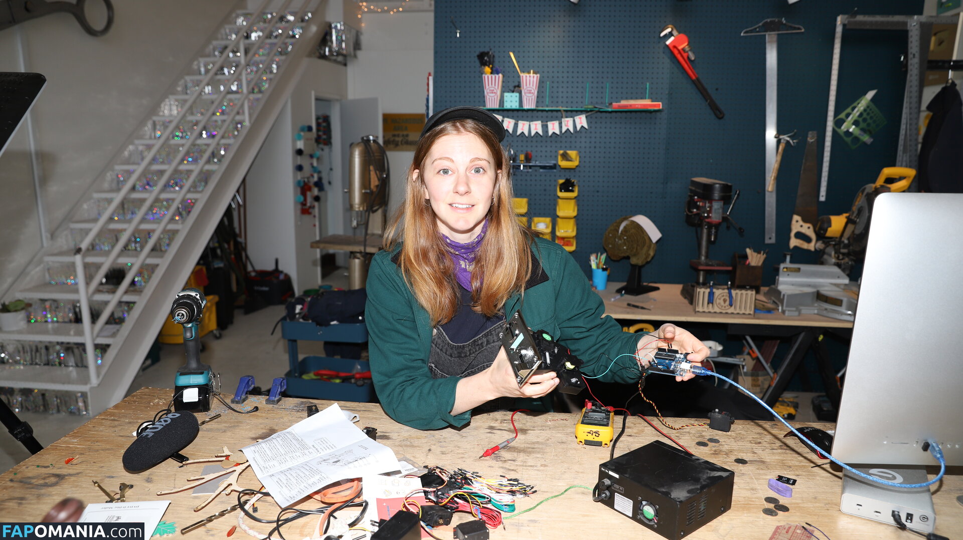 Simone Giertz / simonegiertz Nago OnlyFans  Przeciekłe zdjęcie #4