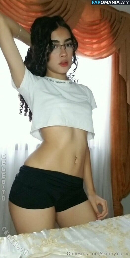Skinny.Curly Nago OnlyFans  Przeciekłe zdjęcie #4
