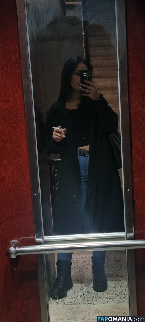 smoking_maya Nago OnlyFans  Przeciekłe zdjęcie #15