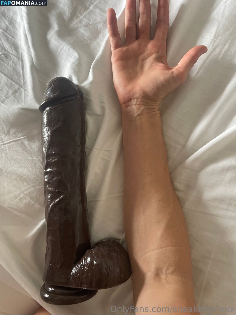 lovesneakers123_ / sneakergirlxxx Nago OnlyFans  Przeciekłe zdjęcie #4