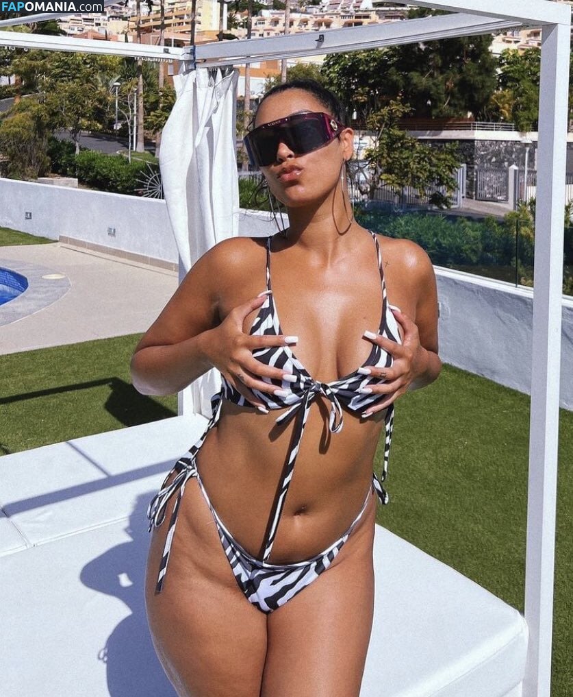 Snoochie Shy Nago OnlyFans  Przeciekłe zdjęcie #2