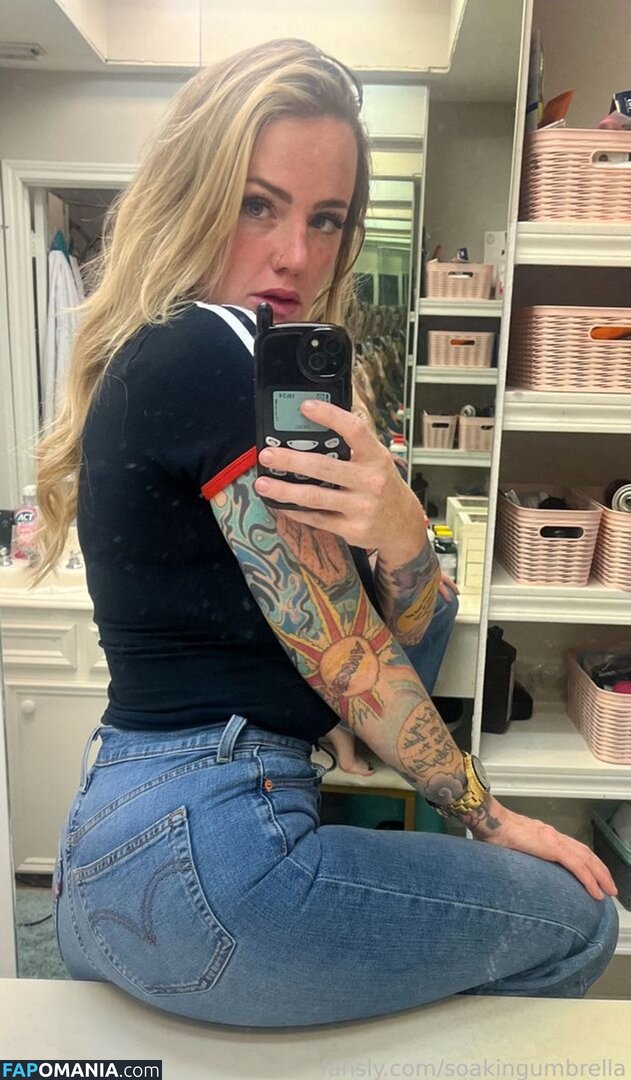 SoakingUmbrella Nago OnlyFans  Przeciekłe zdjęcie #1