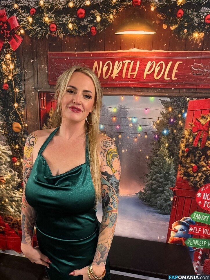 SoakingUmbrella Nago OnlyFans  Przeciekłe zdjęcie #2