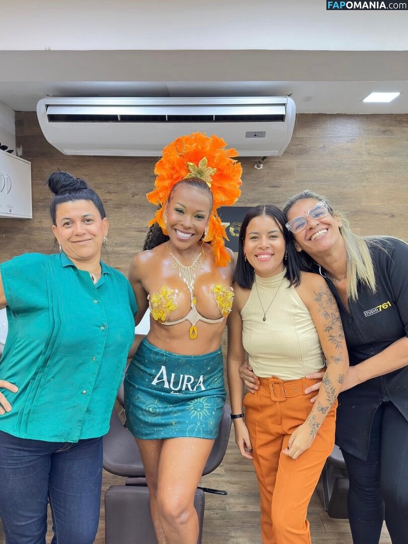 BBB 4 / Solange Vega / https: / solvegaoficial Nago OnlyFans  Przeciekłe zdjęcie #3