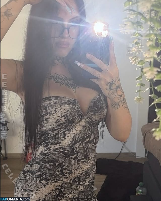 6.sophie.8 / sooophie_666 / your.local.hoe_68 Nago OnlyFans  Przeciekłe zdjęcie #1