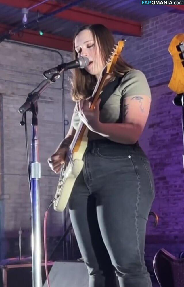 Soccer Mommy / Sophia Allison / soccermommyband Nago OnlyFans  Przeciekłe zdjęcie #4