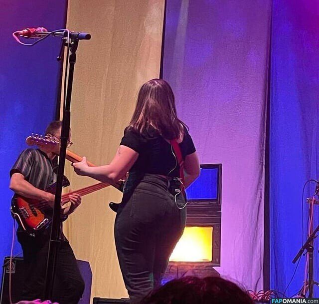 Soccer Mommy / Sophia Allison / soccermommyband Nago OnlyFans  Przeciekłe zdjęcie #5