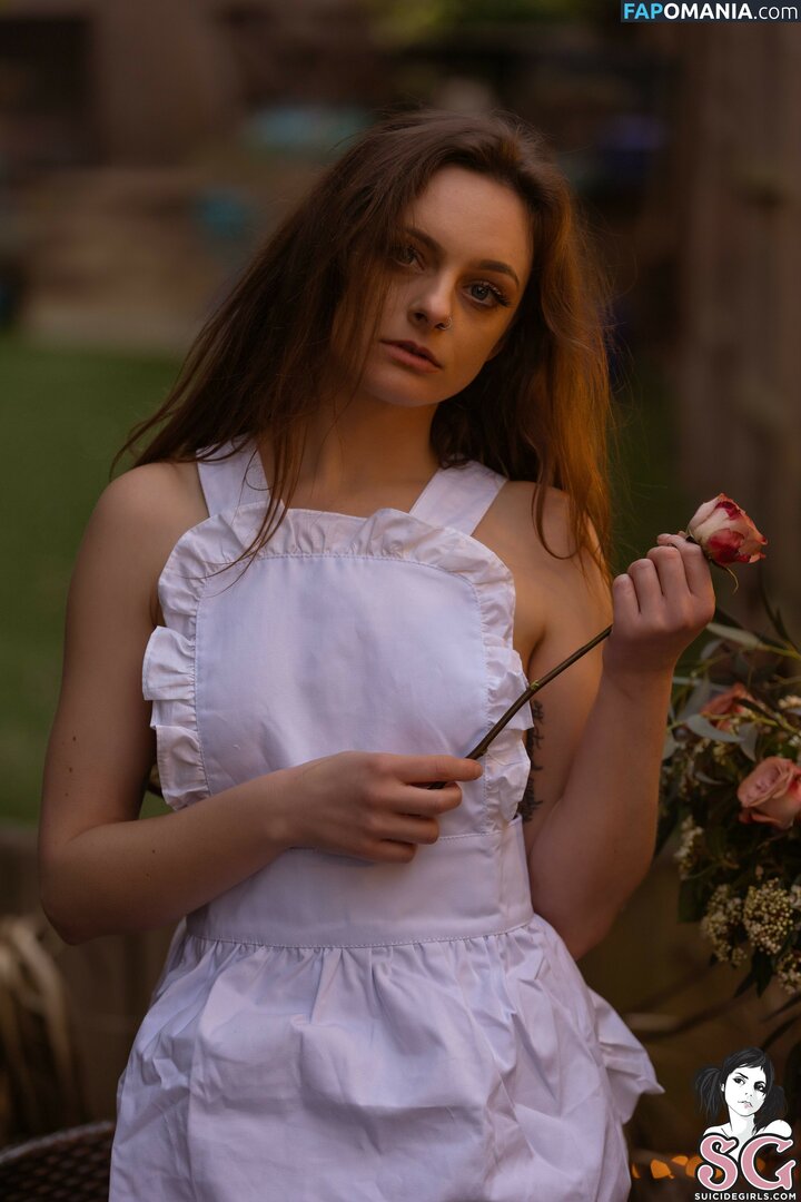Sophiestonem Nago OnlyFans  Przeciekłe zdjęcie #1