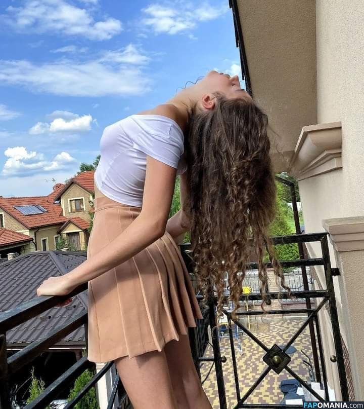 Derwald / Stefania Deriabina / st.efania4105 / xostefania Nago OnlyFans  Przeciekłe zdjęcie #17