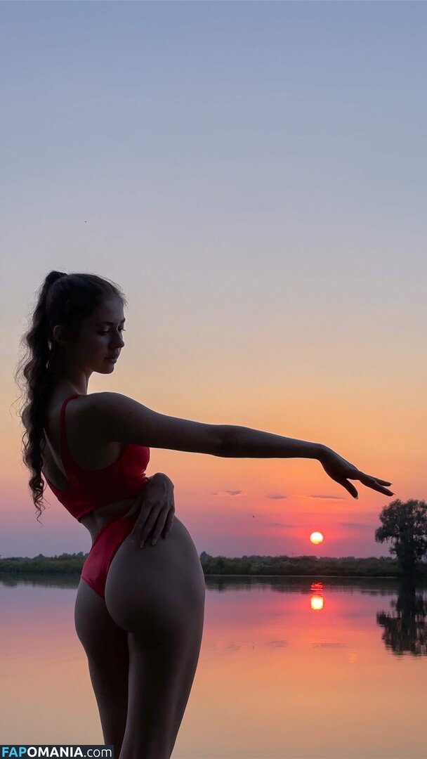 Derwald / Stefania Deriabina / st.efania4105 / xostefania Nago OnlyFans  Przeciekłe zdjęcie #162