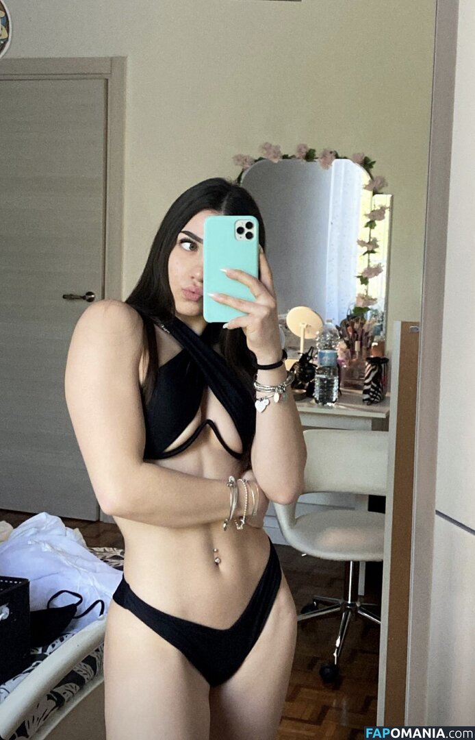 Stella Caldirola Nago OnlyFans  Przeciekłe zdjęcie #4