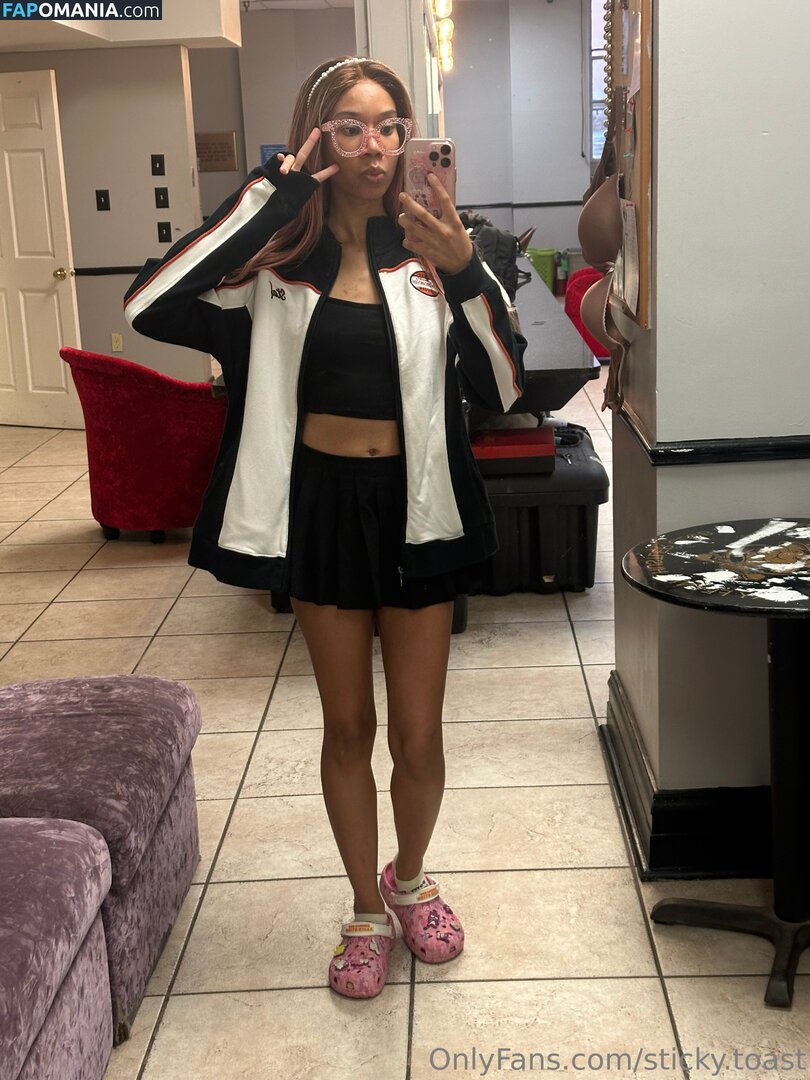 sticky.toast Nago OnlyFans  Przeciekłe zdjęcie #5