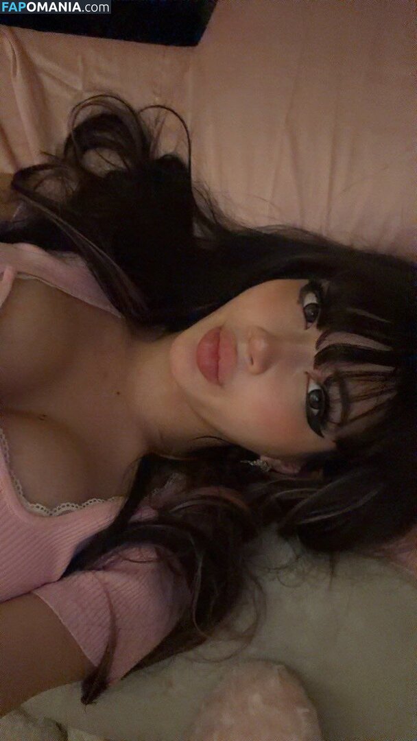 beanluvr13 / strawbari.zz / strawbarie / strawbarizz Nago OnlyFans  Przeciekłe zdjęcie #2