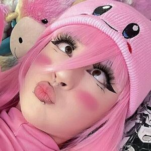 strawberrywolfgirl