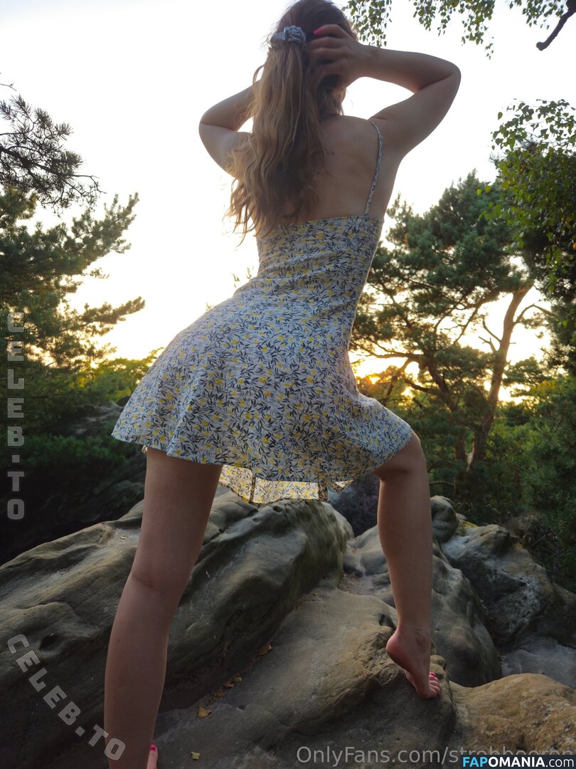 strohbeeren Nago OnlyFans  Przeciekłe zdjęcie #1