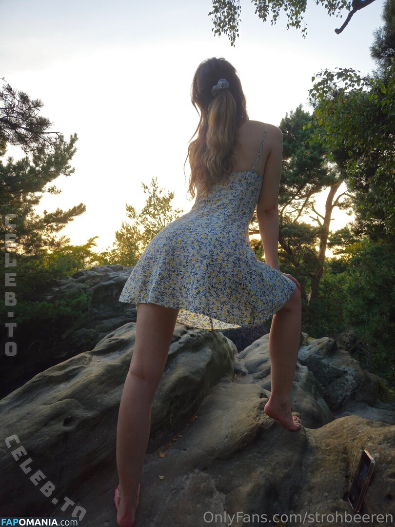 strohbeeren Nago OnlyFans  Przeciekłe zdjęcie #3