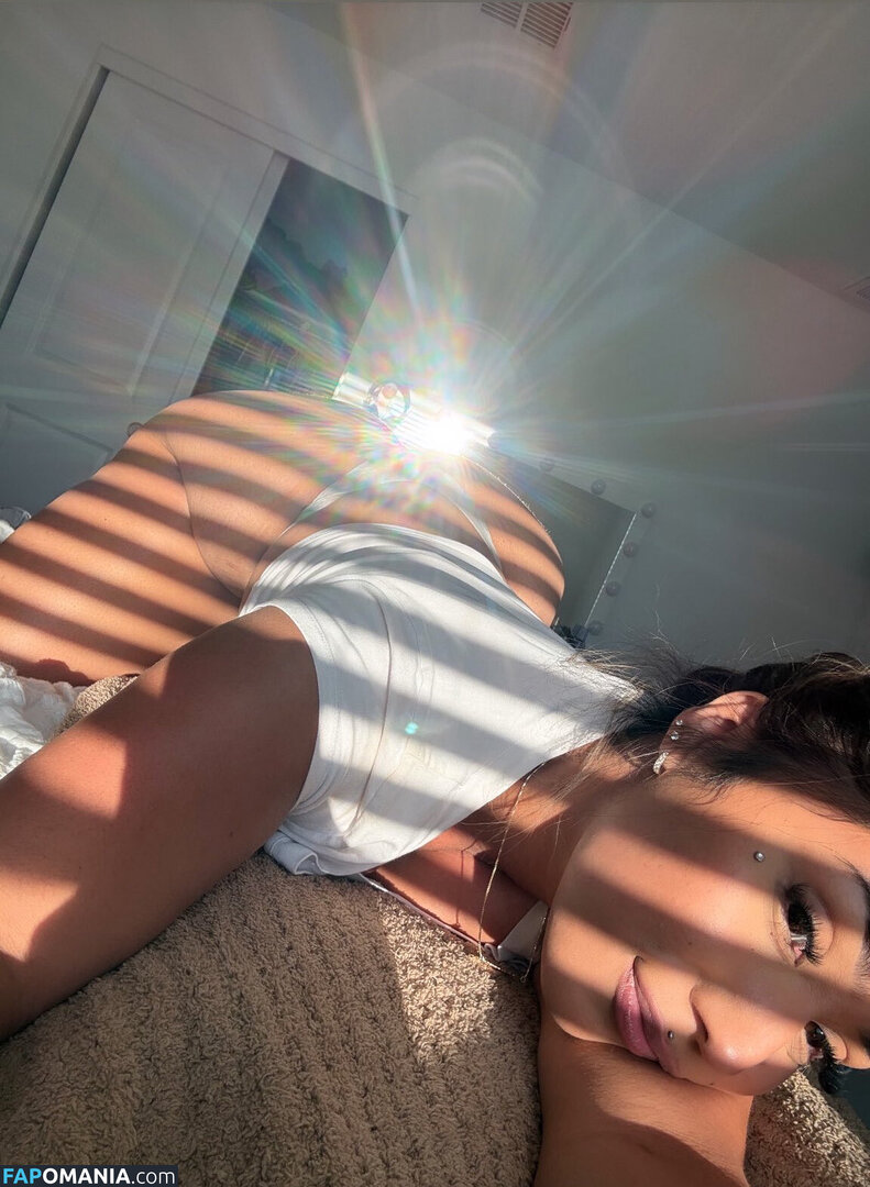 a.mariee28 / https: / sukiwithagoodcoochie Nago OnlyFans  Przeciekłe zdjęcie #1