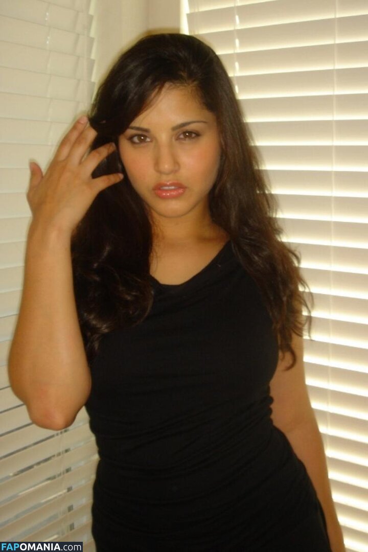 Sunny Leone / https: / sunnyleone Nago OnlyFans  Przeciekłe zdjęcie #8