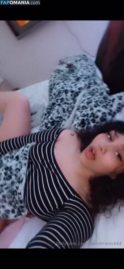 Sweetness444 / selenamacc Nago OnlyFans  Przeciekłe zdjęcie #1