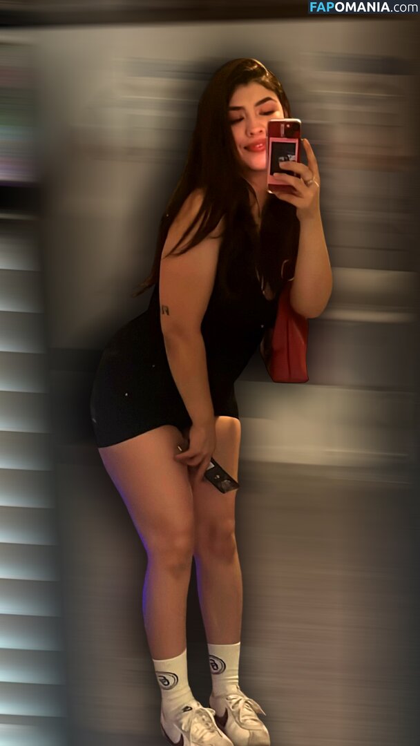 takelilahmae Nago OnlyFans  Przeciekłe zdjęcie #1