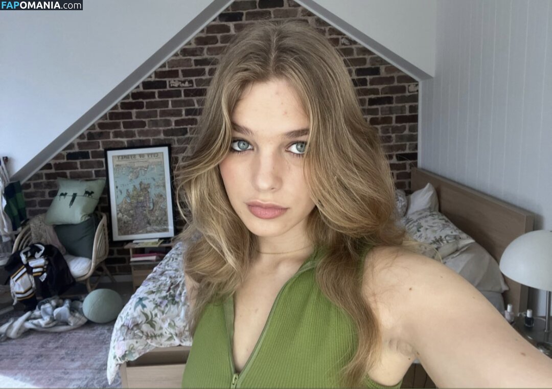 Teagan Croft / teagancroft Nago OnlyFans  Przeciekłe zdjęcie #4