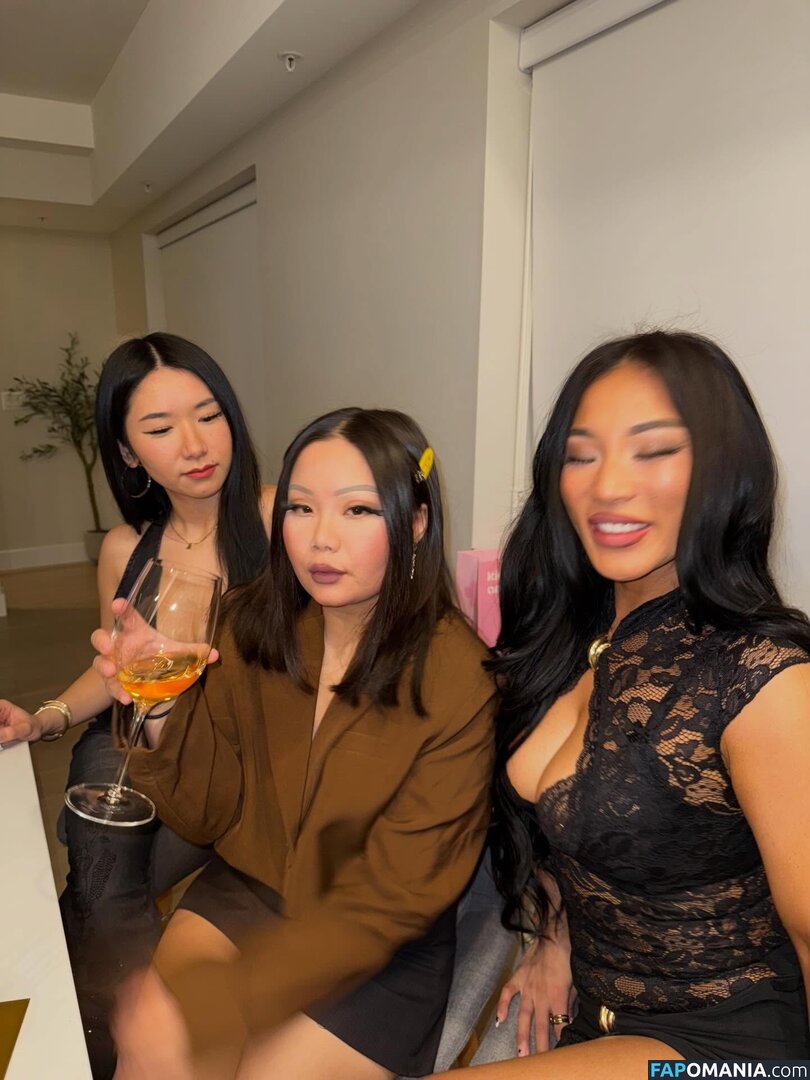 Teamchoon / cocochoobi / https: Nago OnlyFans  Przeciekłe zdjęcie #2