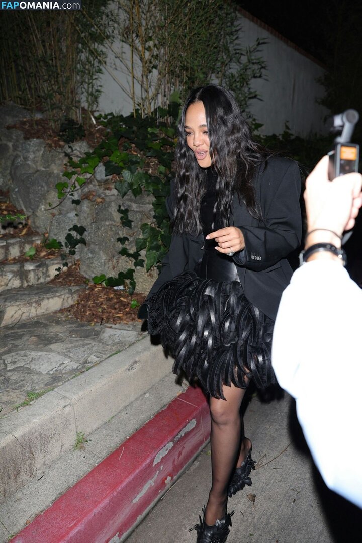 Tessa Thompson / tessamaethompson / tessathompsonx Nago OnlyFans  Przeciekłe zdjęcie #7