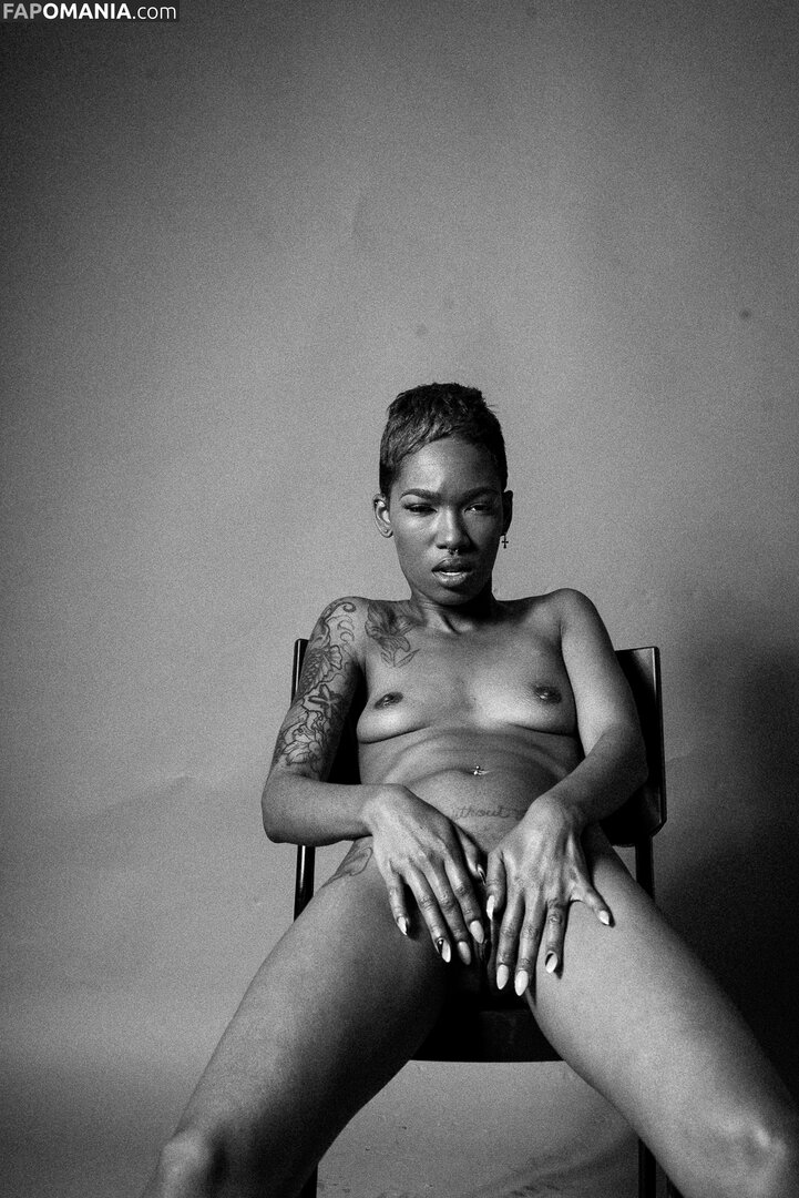 TheRealTiaReid / Tia Reid / corpsdedieu / https: / officialtiareid Nago OnlyFans  Przeciekłe zdjęcie #2