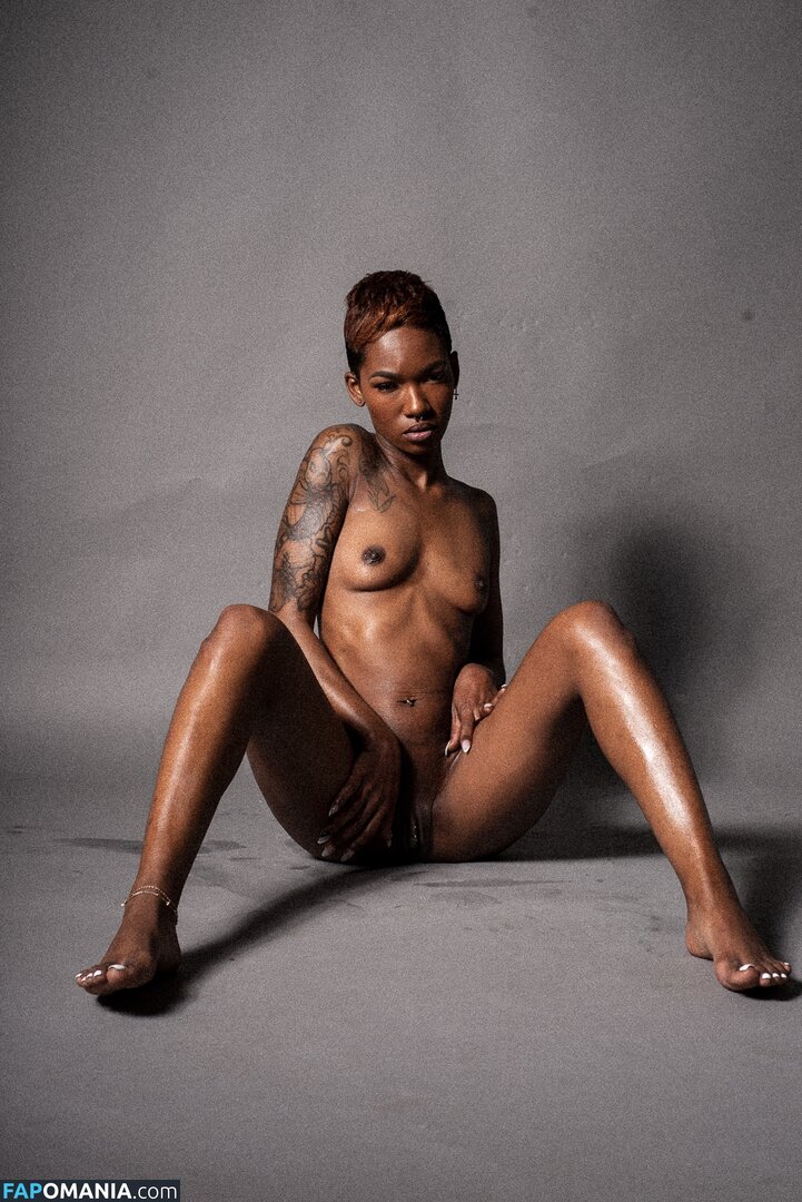 TheRealTiaReid / Tia Reid / corpsdedieu / https: / officialtiareid Nago OnlyFans  Przeciekłe zdjęcie #9