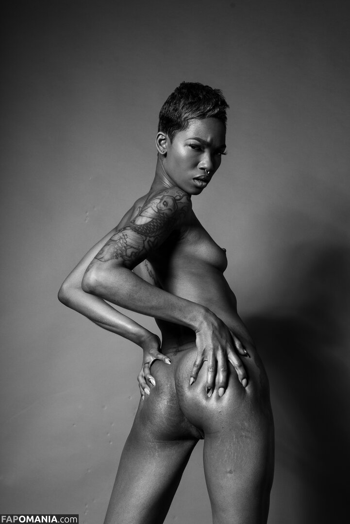 TheRealTiaReid / Tia Reid / corpsdedieu / https: / officialtiareid Nago OnlyFans  Przeciekłe zdjęcie #12