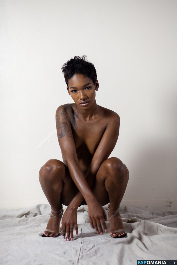 TheRealTiaReid / Tia Reid / corpsdedieu / https: / officialtiareid Nago OnlyFans  Przeciekłe zdjęcie #14