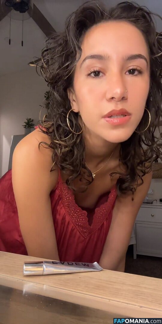 Tiktok Live Nipslips & Nudity / _hollyrh_ / florpitch.liliz / meenerrweener / mstatianaa_ Nago OnlyFans  Przeciekłe zdjęcie #3