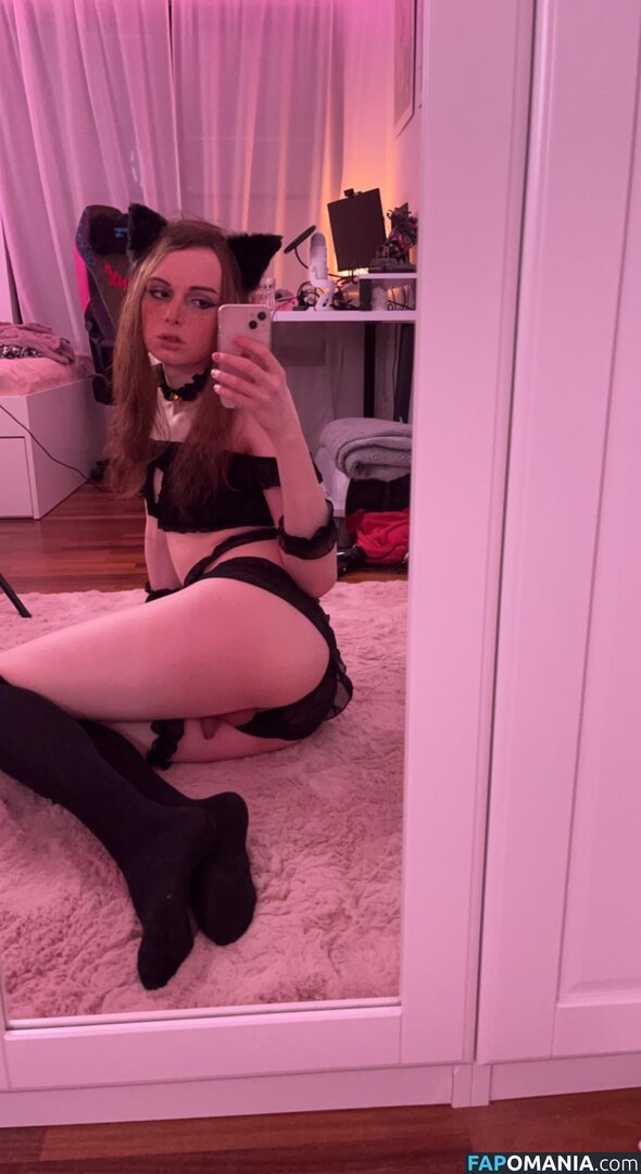 TransKitty Nago OnlyFans  Przeciekłe zdjęcie #2