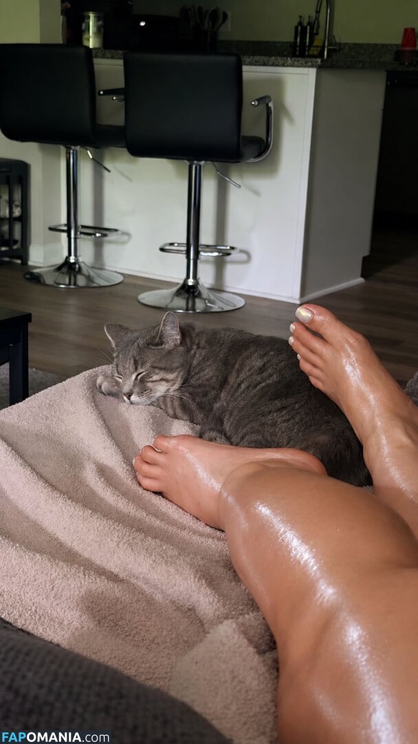 Tray.fitfever | Tray Soe / military / tray.fitfever Nago OnlyFans  Przeciekłe zdjęcie #9