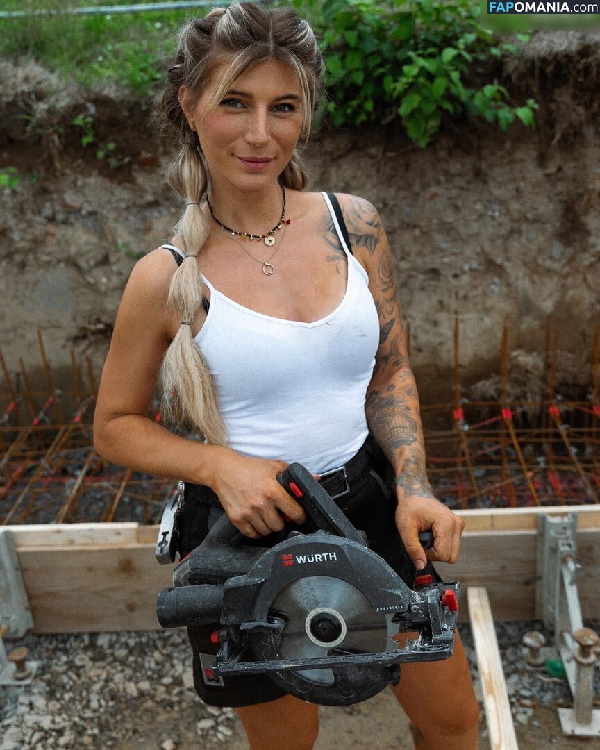 Tschulique Nago OnlyFans  Przeciekłe zdjęcie #6