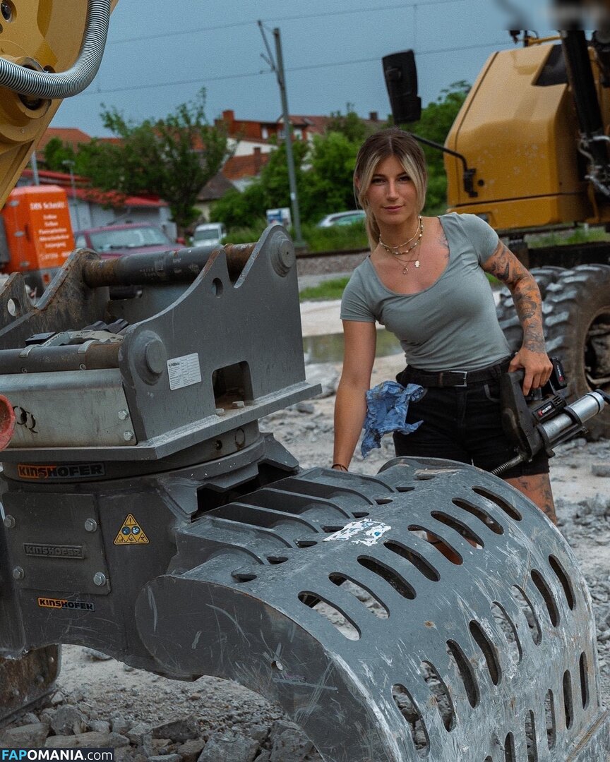 Tschulique Nago OnlyFans  Przeciekłe zdjęcie #10