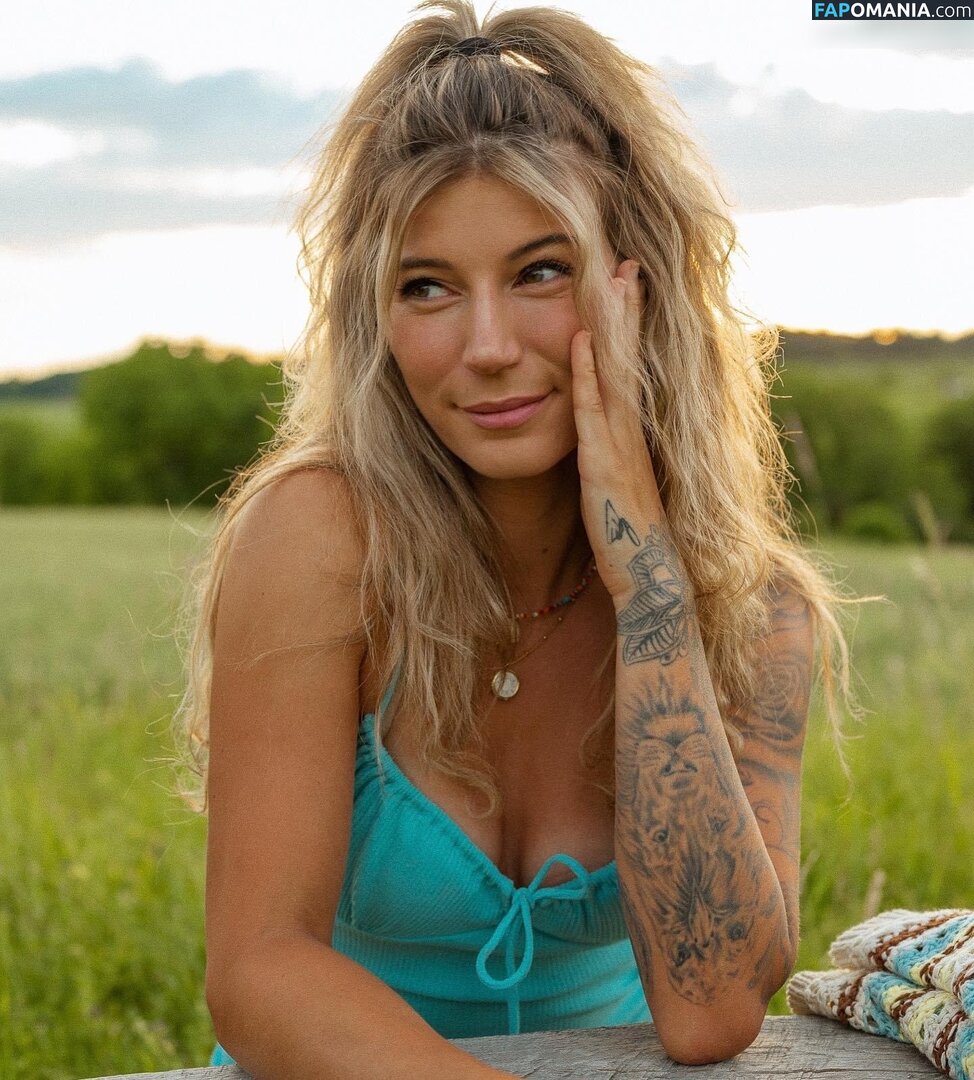 Tschulique Nago OnlyFans  Przeciekłe zdjęcie #11