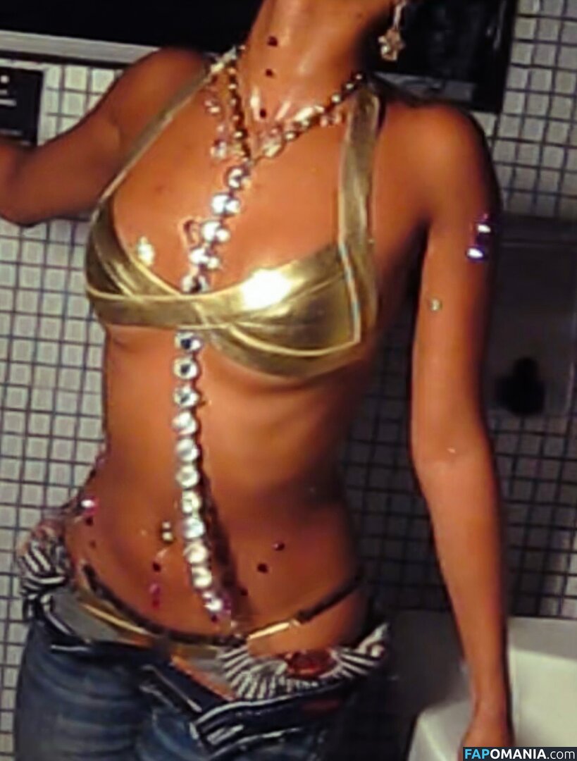 Tyla / Tyllaaaaaaa / https: Nago OnlyFans  Przeciekłe zdjęcie #60