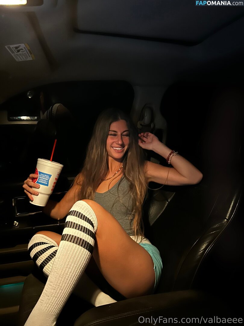 valbaeee Nago OnlyFans  Przeciekłe zdjęcie #1